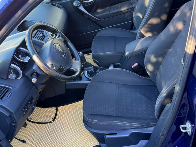 Синій Рено Меган, об'ємом двигуна 1.6 л та пробігом 246 тис. км за 4550 $, фото 10 на Automoto.ua