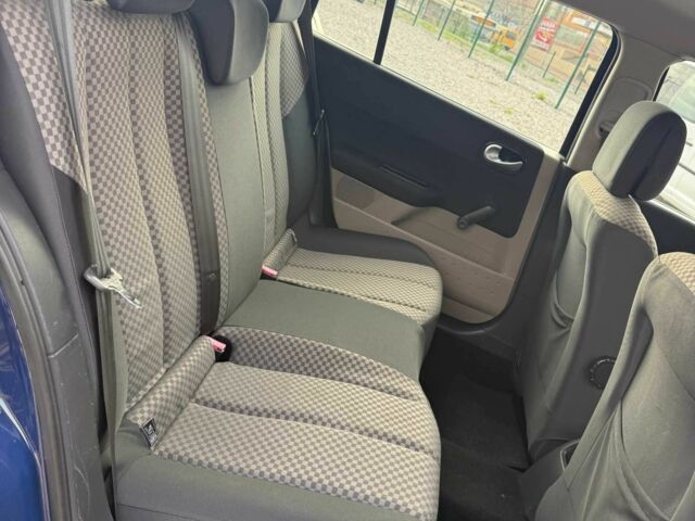 Синий Рено Меган, объемом двигателя 1.4 л и пробегом 198 тыс. км за 5300 $, фото 6 на Automoto.ua