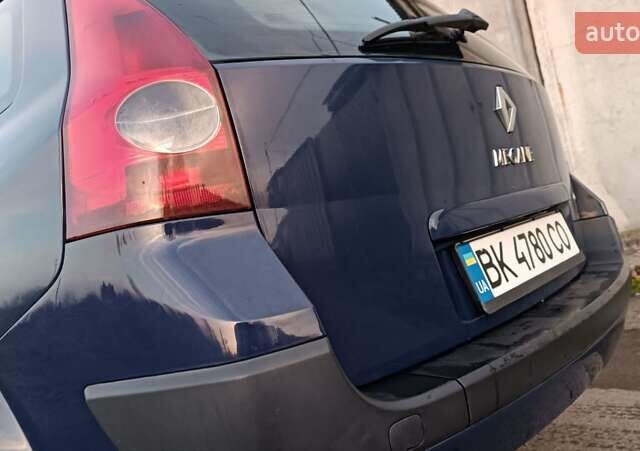 Синий Рено Меган, объемом двигателя 1.6 л и пробегом 205 тыс. км за 3650 $, фото 47 на Automoto.ua