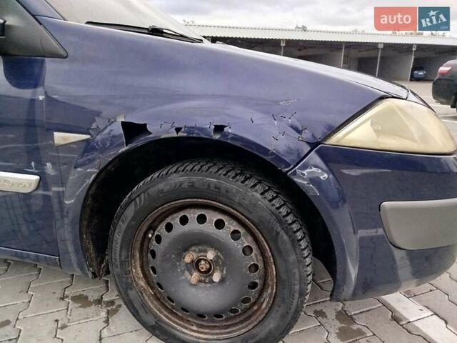 Синий Рено Меган, объемом двигателя 2 л и пробегом 290 тыс. км за 2000 $, фото 3 на Automoto.ua