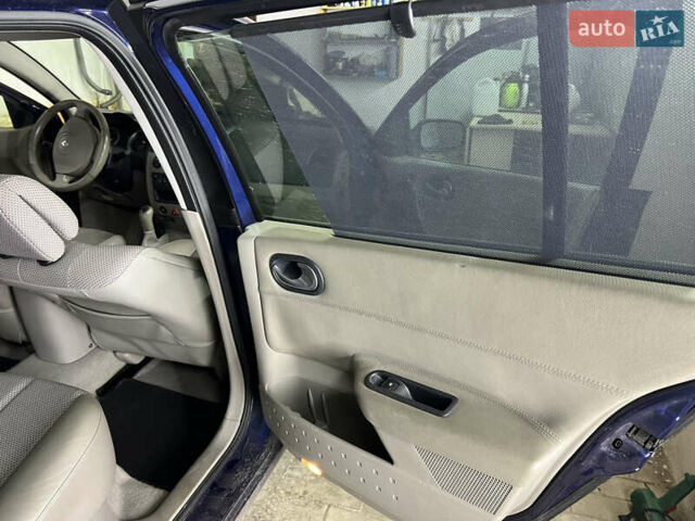 Синій Рено Меган, об'ємом двигуна 1.6 л та пробігом 221 тис. км за 5450 $, фото 5 на Automoto.ua