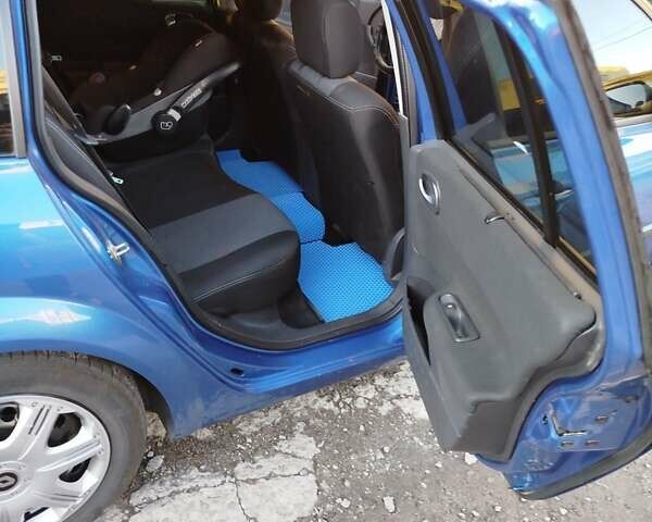 Синий Рено Меган, объемом двигателя 1.6 л и пробегом 227 тыс. км за 5500 $, фото 13 на Automoto.ua