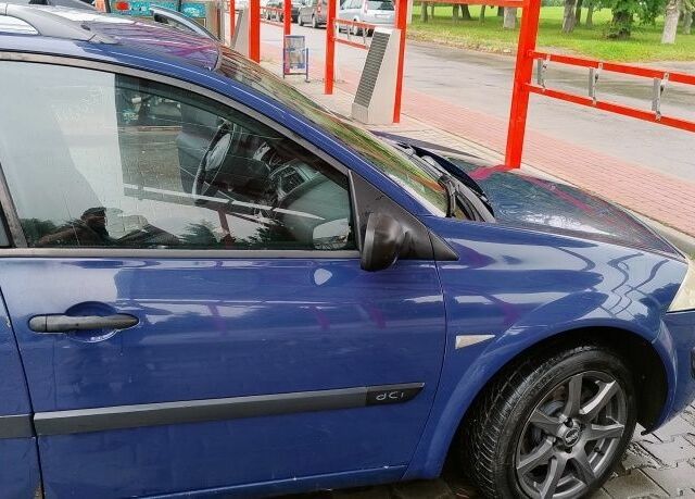 Синий Рено Меган, объемом двигателя 1.5 л и пробегом 245 тыс. км за 3800 $, фото 2 на Automoto.ua