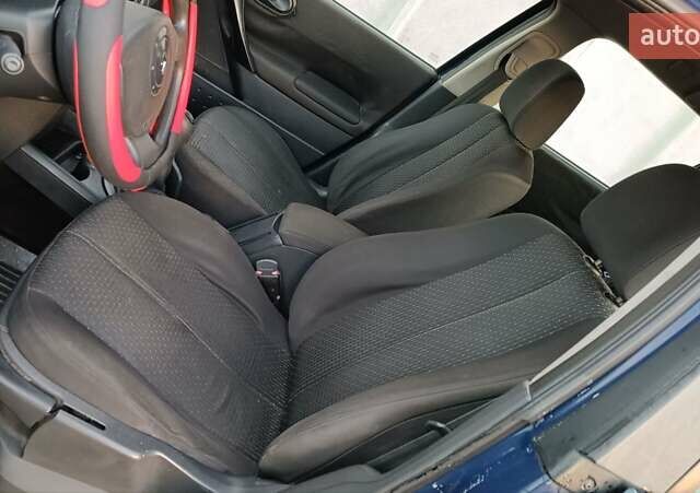 Синий Рено Меган, объемом двигателя 1.6 л и пробегом 205 тыс. км за 3650 $, фото 52 на Automoto.ua