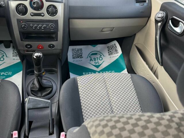 Синий Рено Меган, объемом двигателя 1.4 л и пробегом 198 тыс. км за 5300 $, фото 9 на Automoto.ua