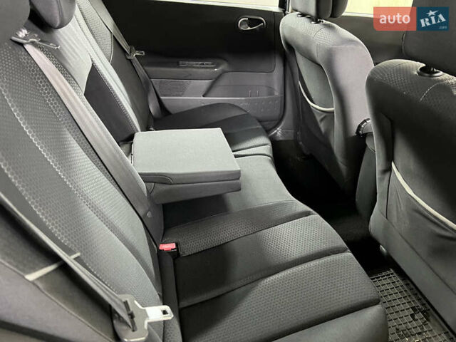 Синий Рено Меган, объемом двигателя 1.6 л и пробегом 195 тыс. км за 5350 $, фото 2 на Automoto.ua