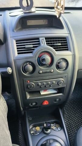 Синий Рено Меган, объемом двигателя 1.6 л и пробегом 322 тыс. км за 4000 $, фото 9 на Automoto.ua