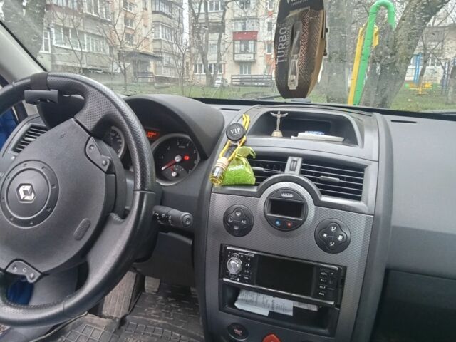 Синий Рено Меган, объемом двигателя 1.6 л и пробегом 268 тыс. км за 4400 $, фото 6 на Automoto.ua