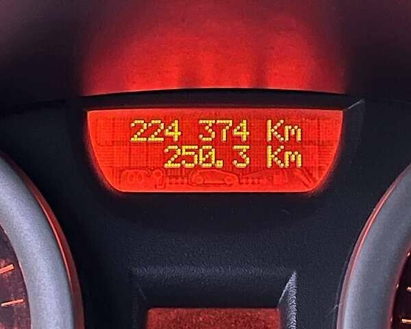 Синій Рено Меган, об'ємом двигуна 1.6 л та пробігом 220 тис. км за 5200 $, фото 8 на Automoto.ua