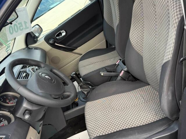 Синий Рено Меган, объемом двигателя 1.4 л и пробегом 198 тыс. км за 5300 $, фото 3 на Automoto.ua