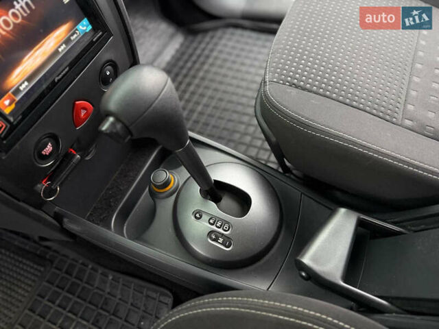 Синій Рено Меган, об'ємом двигуна 1.6 л та пробігом 215 тис. км за 4999 $, фото 30 на Automoto.ua