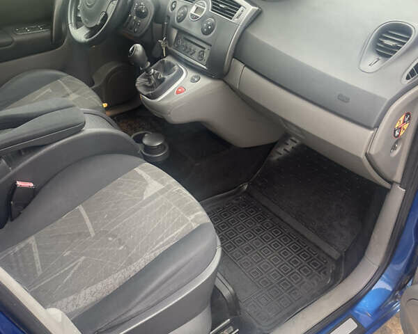 Синий Рено Меган, объемом двигателя 2 л и пробегом 262 тыс. км за 4800 $, фото 15 на Automoto.ua