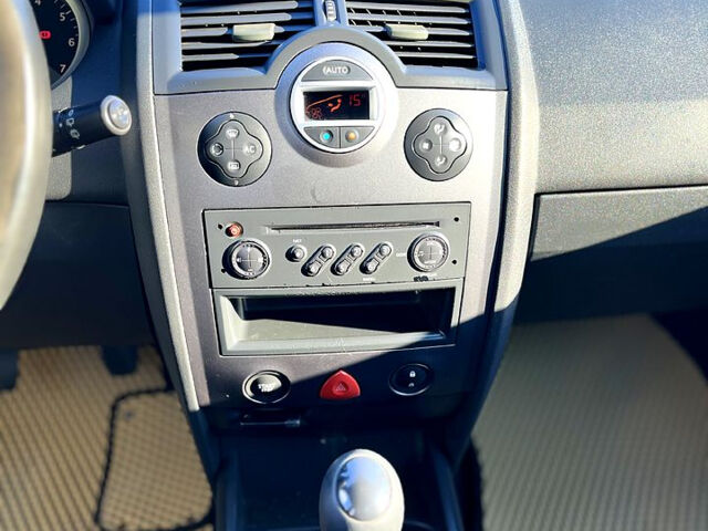 Синій Рено Меган, об'ємом двигуна 1.6 л та пробігом 246 тис. км за 4550 $, фото 9 на Automoto.ua