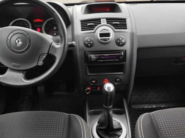 Синий Рено Меган, объемом двигателя 0 л и пробегом 230 тыс. км за 5900 $, фото 4 на Automoto.ua