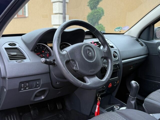 Синий Рено Меган, объемом двигателя 1.5 л и пробегом 253 тыс. км за 3500 $, фото 12 на Automoto.ua