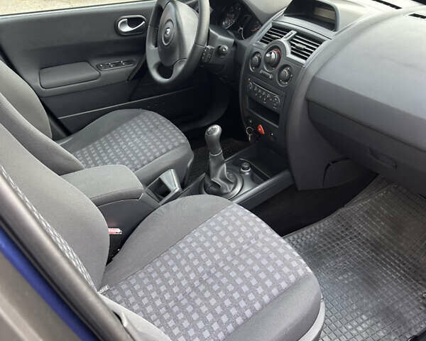 Синий Рено Меган, объемом двигателя 1.6 л и пробегом 213 тыс. км за 5350 $, фото 15 на Automoto.ua