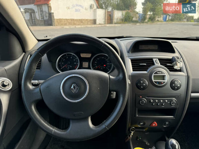 Синий Рено Меган, объемом двигателя 1.6 л и пробегом 235 тыс. км за 4444 $, фото 20 на Automoto.ua