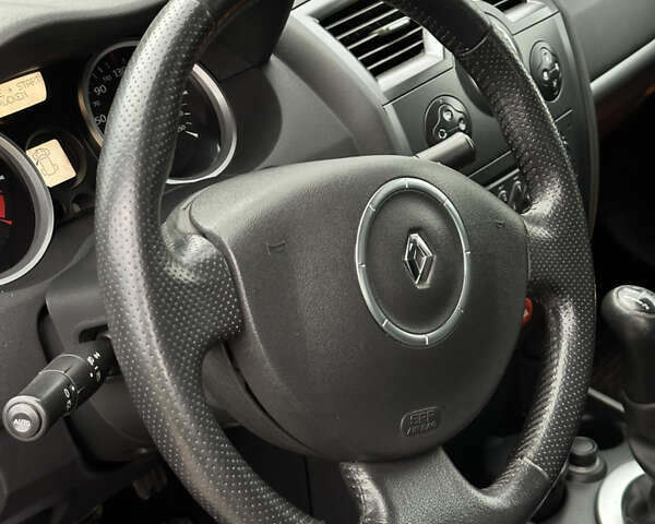 Синій Рено Меган, об'ємом двигуна 1.6 л та пробігом 164 тис. км за 5950 $, фото 12 на Automoto.ua