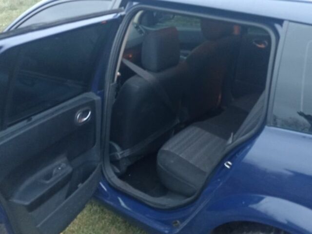 Синий Рено Меган, объемом двигателя 1.9 л и пробегом 445 тыс. км за 4650 $, фото 7 на Automoto.ua