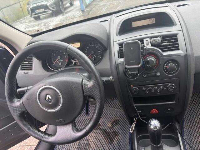 Синий Рено Меган, объемом двигателя 1.6 л и пробегом 223 тыс. км за 5500 $, фото 9 на Automoto.ua