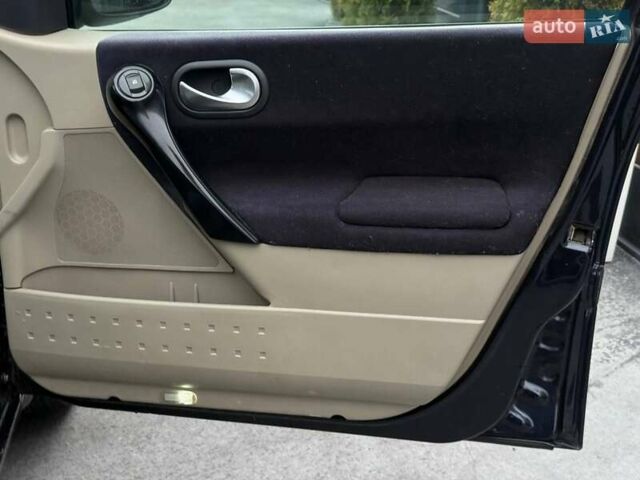 Синий Рено Меган, объемом двигателя 1.6 л и пробегом 300 тыс. км за 4800 $, фото 29 на Automoto.ua