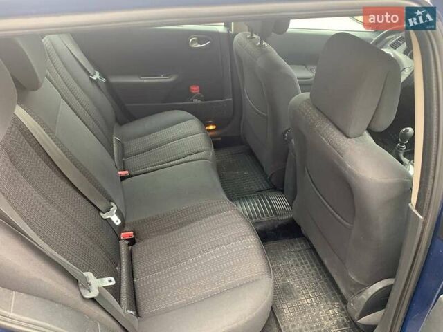 Синій Рено Меган, об'ємом двигуна 2 л та пробігом 329 тис. км за 4200 $, фото 8 на Automoto.ua