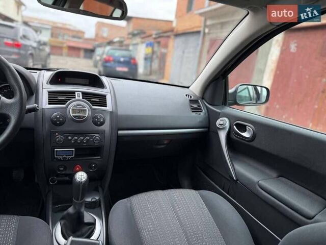 Синий Рено Меган, объемом двигателя 1.6 л и пробегом 151 тыс. км за 5900 $, фото 111 на Automoto.ua