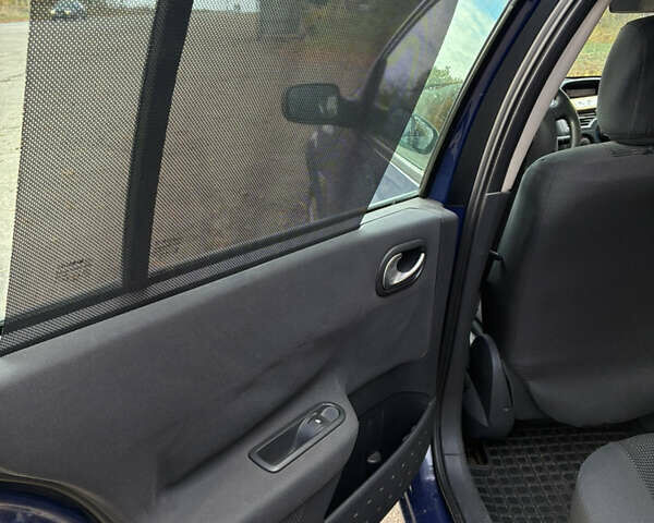 Синій Рено Меган, об'ємом двигуна 1.9 л та пробігом 201 тис. км за 4560 $, фото 13 на Automoto.ua