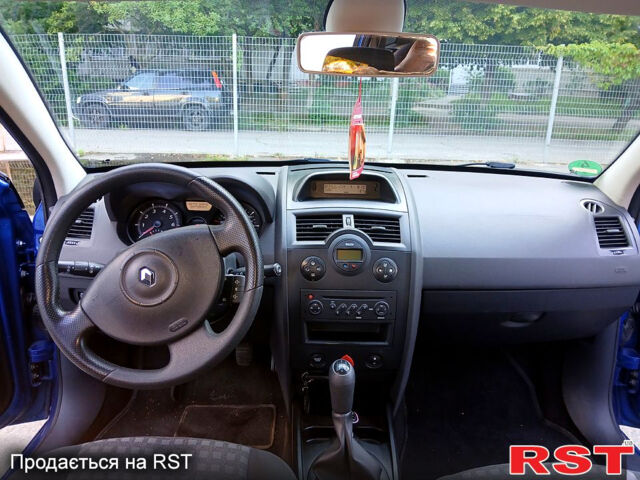 Синий Рено Меган, объемом двигателя 1.6 л и пробегом 161 тыс. км за 5500 $, фото 9 на Automoto.ua