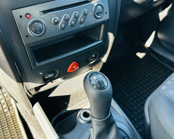 Рено Меган 2006 в Харькове на Automoto.ua Синий Рено Меган, объемом двигателя 1.6 л и пробегом 238 тыс. км за 4999 $, фото 10 на Automoto.ua