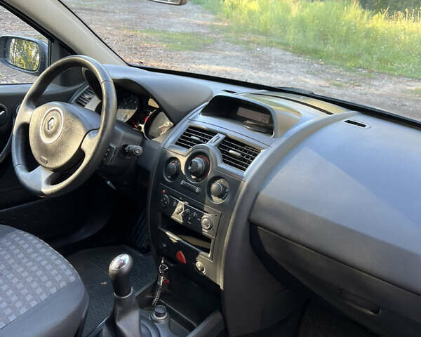 Синій Рено Меган, об'ємом двигуна 1.6 л та пробігом 225 тис. км за 4850 $, фото 10 на Automoto.ua