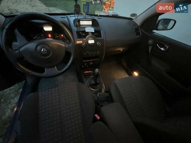 Синий Рено Меган, объемом двигателя 1.6 л и пробегом 206 тыс. км за 5200 $, фото 9 на Automoto.ua