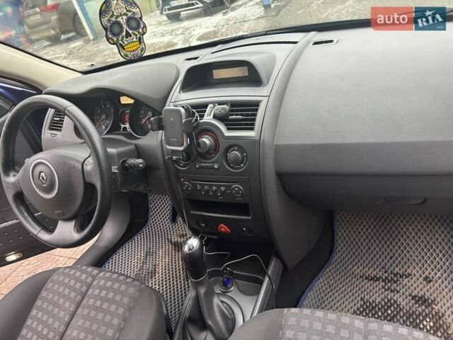 Синий Рено Меган, объемом двигателя 1.6 л и пробегом 223 тыс. км за 5500 $, фото 9 на Automoto.ua