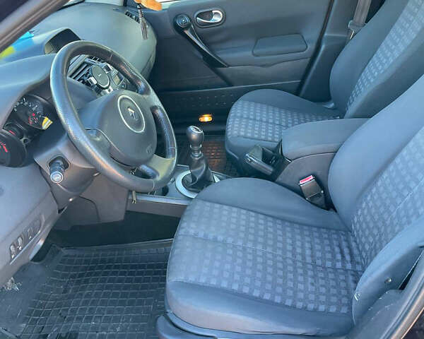 Рено Меган 2006 в Киеве на Automoto.ua Синий Рено Меган, объемом двигателя 1.46 л и пробегом 380 тыс. км за 5400 $, фото 8 на Automoto.ua