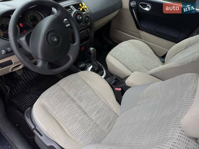 Синий Рено Меган, объемом двигателя 1.6 л и пробегом 300 тыс. км за 4800 $, фото 16 на Automoto.ua