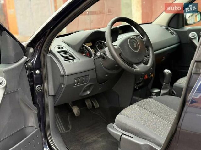 Синий Рено Меган, объемом двигателя 1.6 л и пробегом 151 тыс. км за 5900 $, фото 76 на Automoto.ua