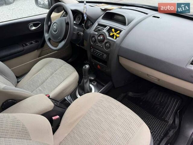 Синий Рено Меган, объемом двигателя 1.6 л и пробегом 300 тыс. км за 4800 $, фото 30 на Automoto.ua