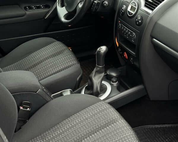 Синій Рено Меган, об'ємом двигуна 1.6 л та пробігом 164 тис. км за 5950 $, фото 15 на Automoto.ua