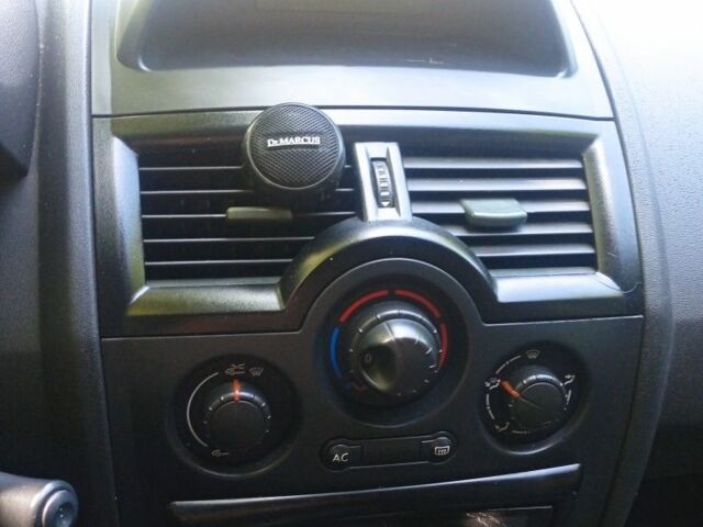 Синий Рено Меган, объемом двигателя 1.5 л и пробегом 300 тыс. км за 4300 $, фото 9 на Automoto.ua