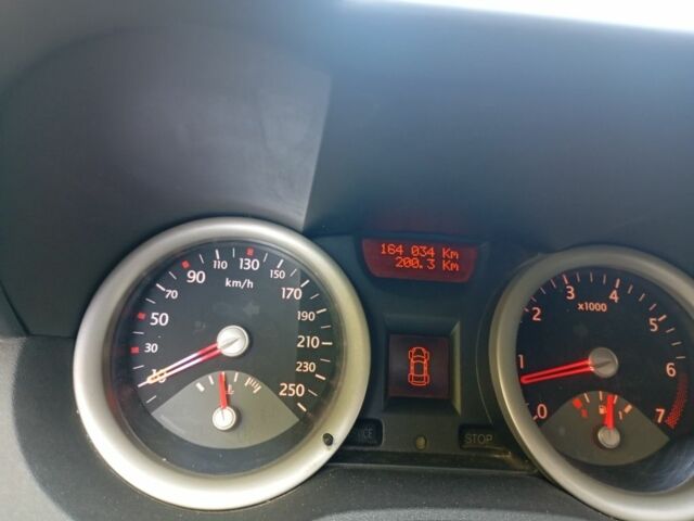 Синій Рено Меган, об'ємом двигуна 2 л та пробігом 163 тис. км за 4600 $, фото 4 на Automoto.ua