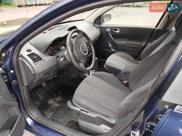 Синий Рено Меган, объемом двигателя 1.6 л и пробегом 153 тыс. км за 5100 $, фото 2 на Automoto.ua