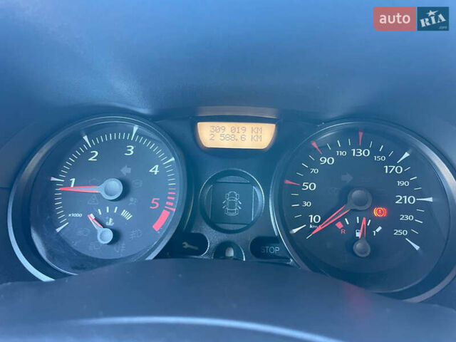 Рено Меган 2006 в Киеве на Automoto.ua Синий Рено Меган, объемом двигателя 1.46 л и пробегом 380 тыс. км за 5400 $, фото 6 на Automoto.ua