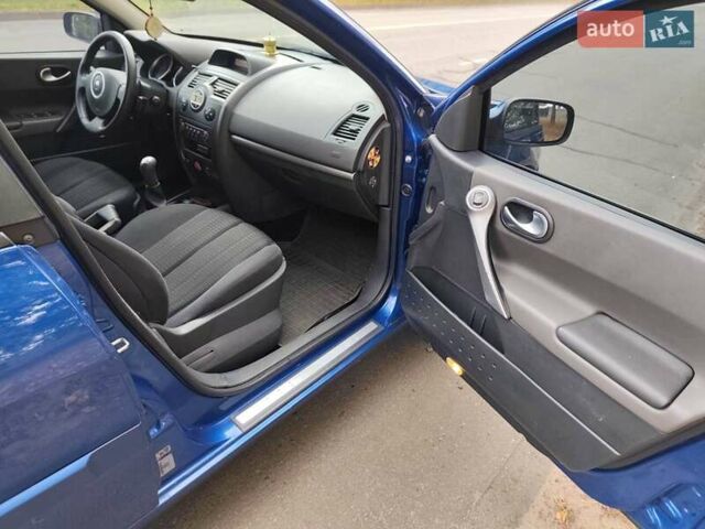 Синій Рено Меган, об'ємом двигуна 1.6 л та пробігом 210 тис. км за 5000 $, фото 31 на Automoto.ua