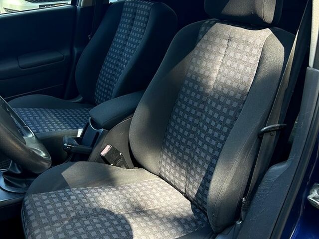 Синий Рено Меган, объемом двигателя 1.6 л и пробегом 238 тыс. км за 5100 $, фото 4 на Automoto.ua