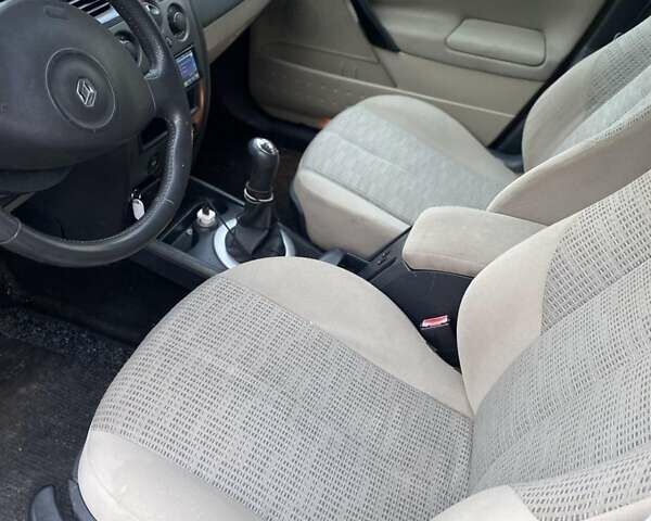 Синий Рено Меган, объемом двигателя 1.6 л и пробегом 229 тыс. км за 4850 $, фото 9 на Automoto.ua