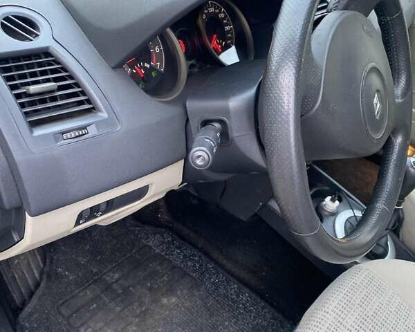 Синий Рено Меган, объемом двигателя 1.6 л и пробегом 229 тыс. км за 4850 $, фото 13 на Automoto.ua