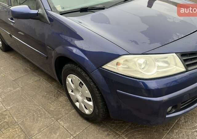 Синий Рено Меган, объемом двигателя 1.6 л и пробегом 223 тыс. км за 5500 $, фото 7 на Automoto.ua