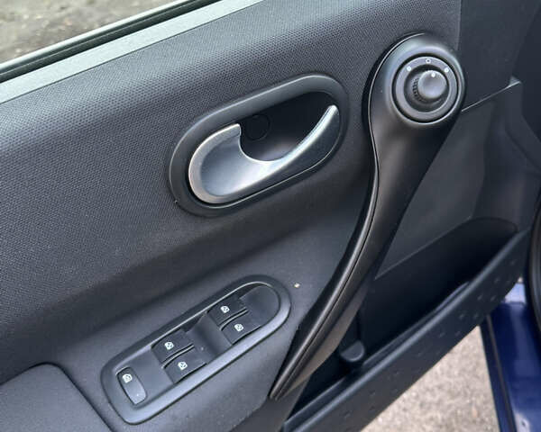 Синий Рено Меган, объемом двигателя 1.6 л и пробегом 213 тыс. км за 5350 $, фото 26 на Automoto.ua