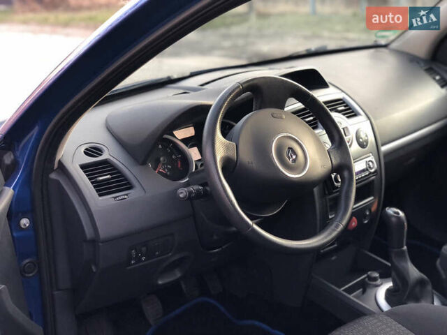 Синій Рено Меган, об'ємом двигуна 1.6 л та пробігом 225 тис. км за 5200 $, фото 3 на Automoto.ua