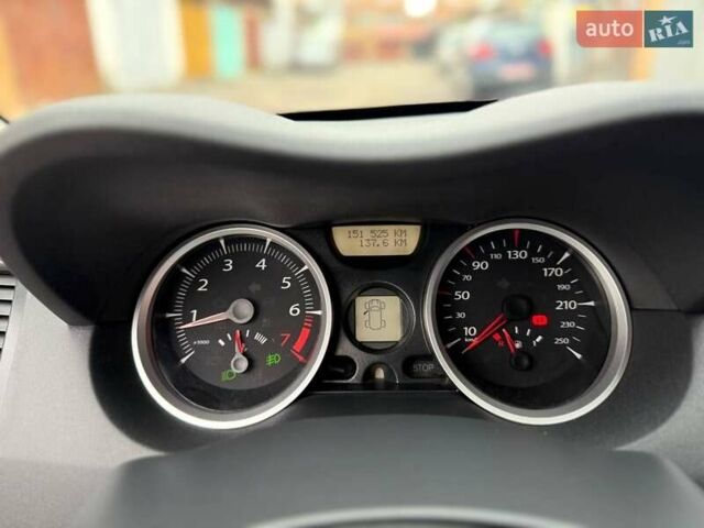 Синий Рено Меган, объемом двигателя 1.6 л и пробегом 151 тыс. км за 5900 $, фото 60 на Automoto.ua